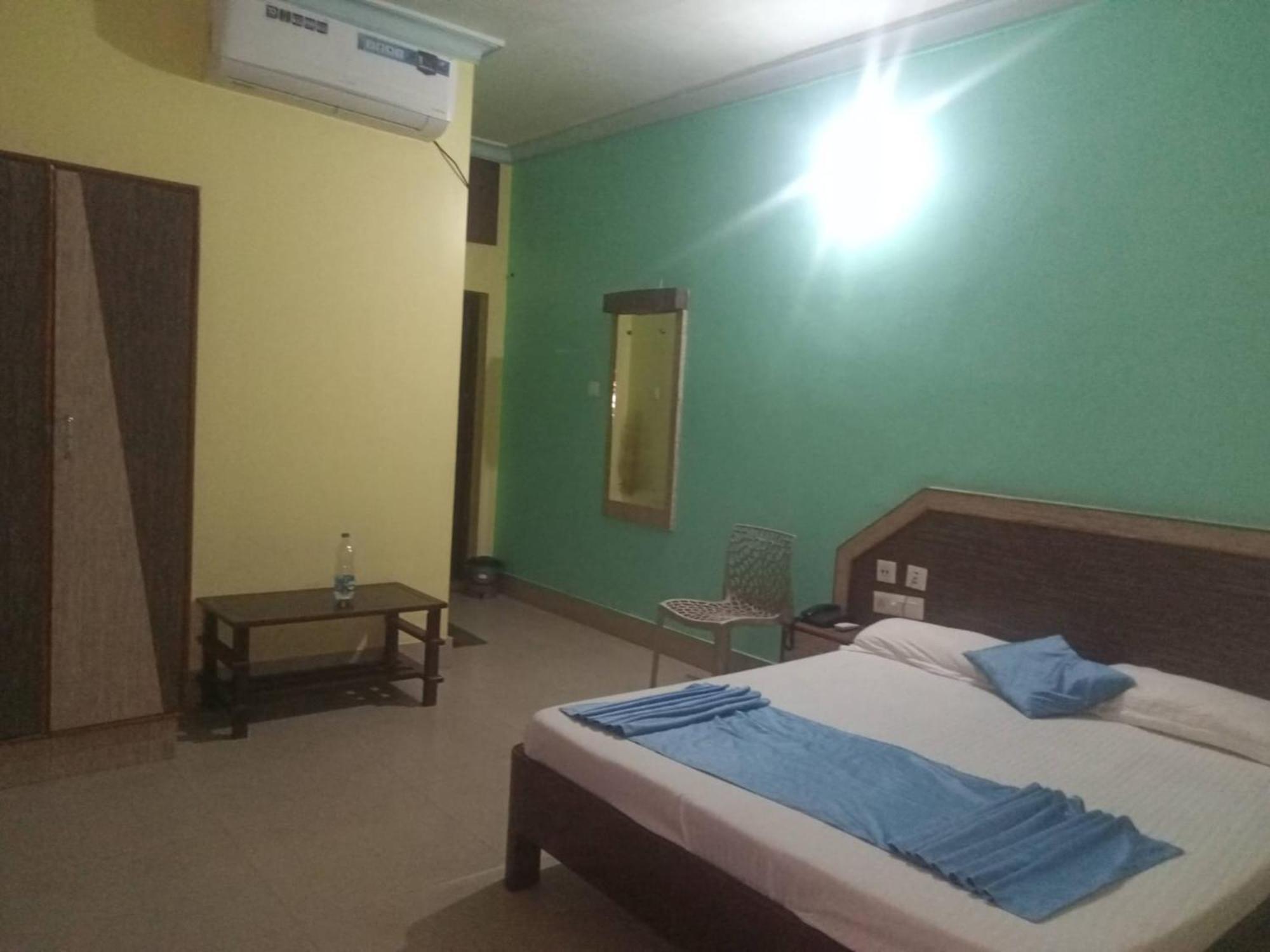 Hotel D2 Holiday Inn -Near Niladri Sea Beach - Puri - Official Verified Экстерьер фото