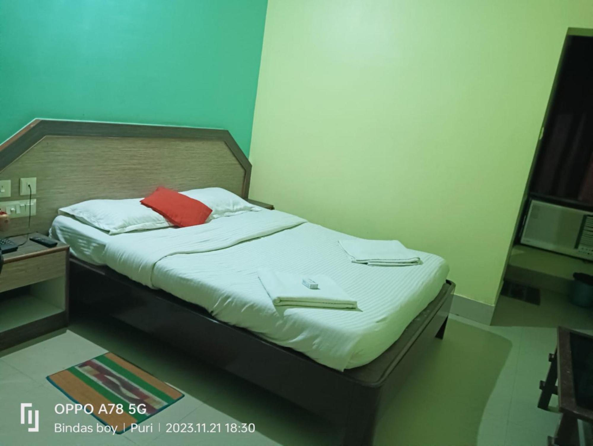 Hotel D2 Holiday Inn -Near Niladri Sea Beach - Puri - Official Verified Экстерьер фото